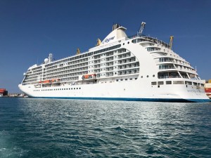 “La Belle De L’Adriatique” dhe “Seven Seas Voyager” - krocerat zbukurojnë kalatat e Portit të Durrësit